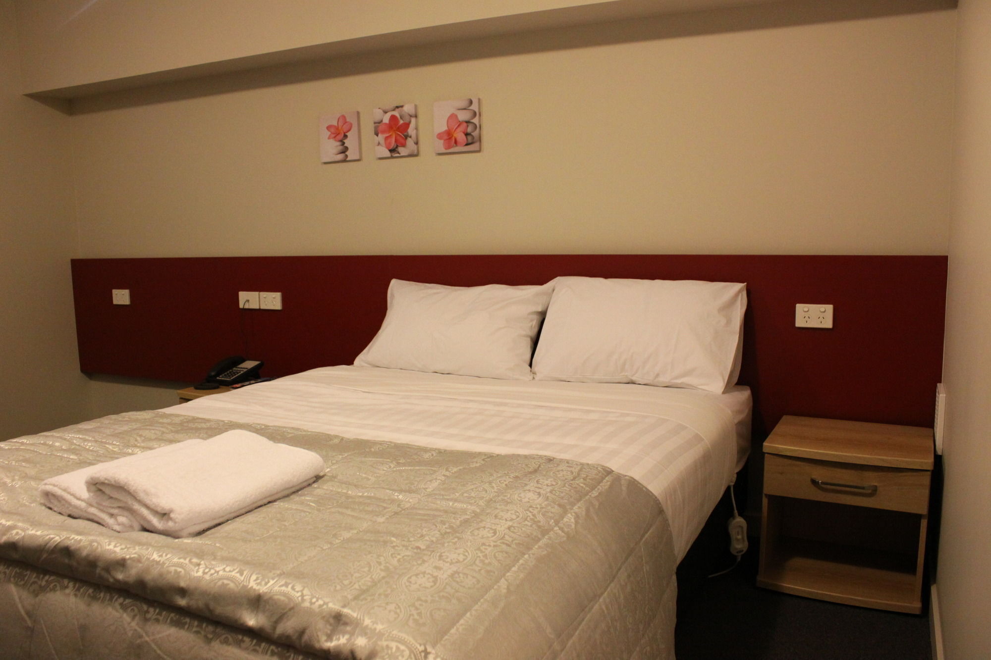 C-Motel Κράισττσερτς Εξωτερικό φωτογραφία